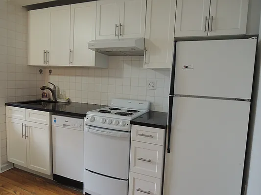 Rented by Toshiko Takahara, Lreb | media 3