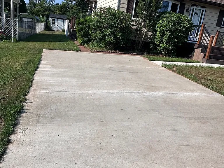 122 E Roosevelt Ave — Photo 3