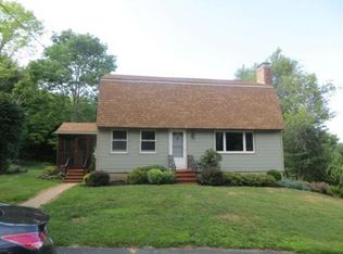 45 Colonial Rd, Sutton, MA 01590