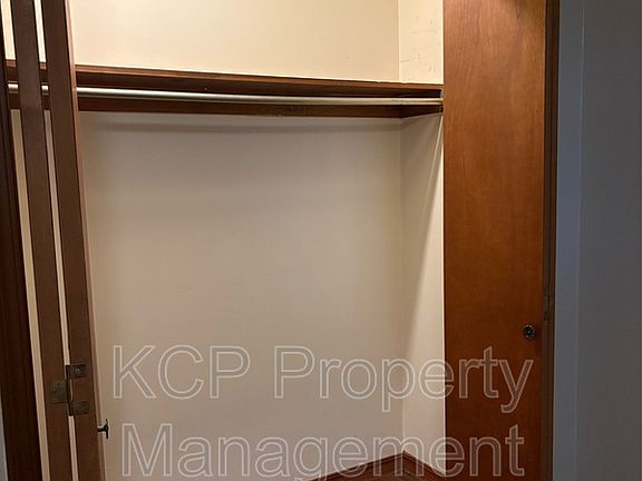 5th image of 1007 Cedar St APT 02