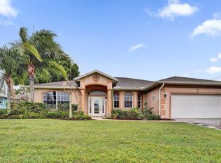 5825 NW Zenith Drive, Port St Lucie, FL 34986
