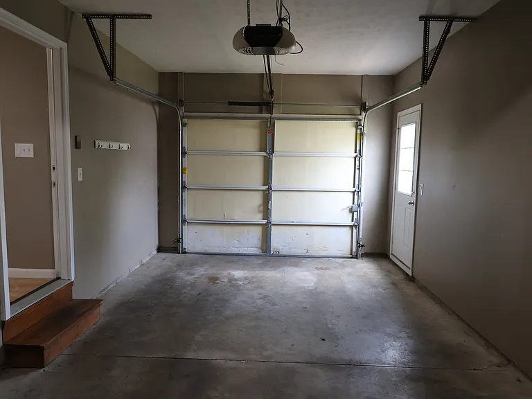 305 Brookside Pl — Photo 32