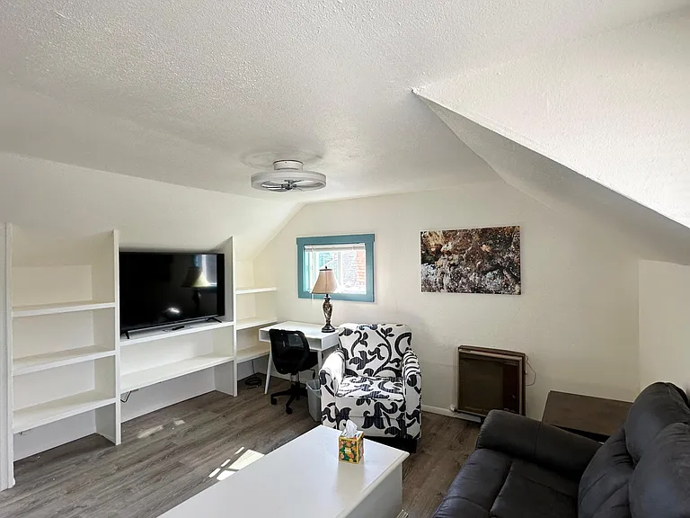 919 Tilden St #2 — Photo 8