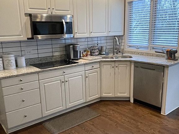 4th image of 1022 Hidden Creek Ct
