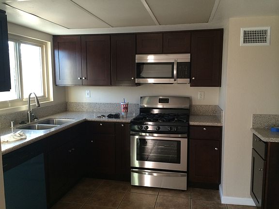 5th image of 1015 W 56th St