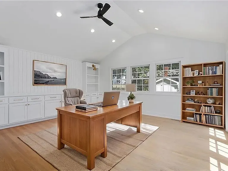8105 Rosewood Dr — Photo 49