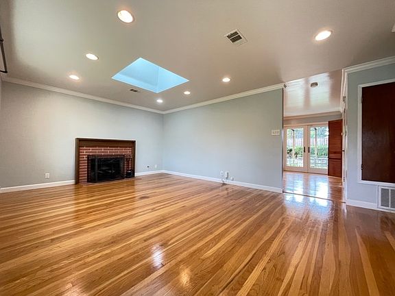 3rd image of 1427 Bouret Dr
