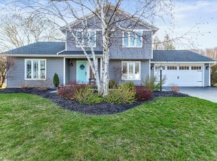 29 Kirkby Trl, Fairport, NY 14450