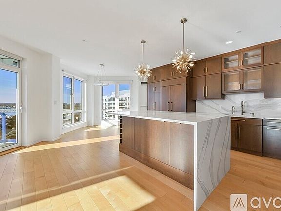 4th image of 1001 Marina Dr #808E