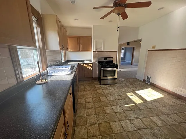 55 Kenmere Rd #55 — Photo 13