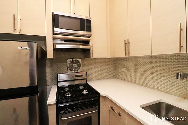 Rented by Halstead Real Estate | media 4