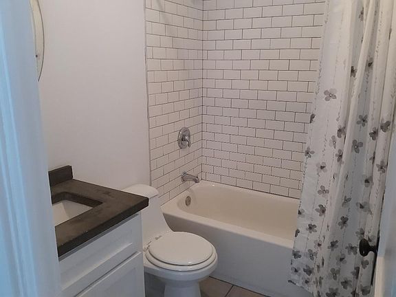 4th image of 825 1/2 7th St N