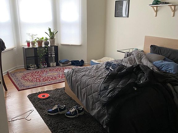 3rd image of 1602 Queen Anne Way #6
