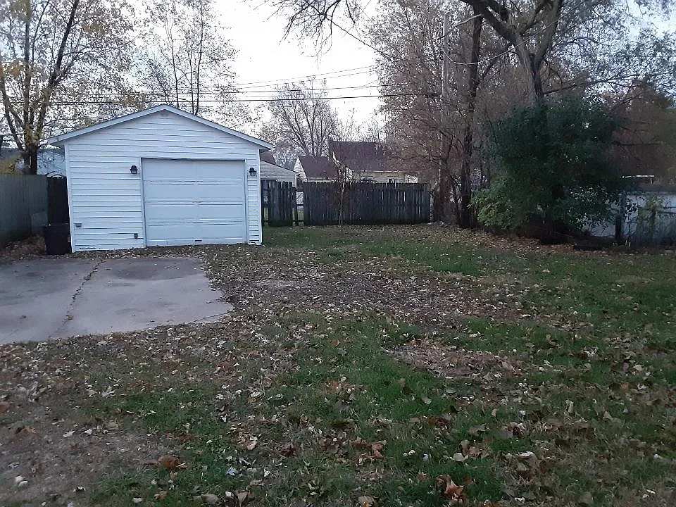E Greenview Ave, Machesney Park — Photo 3