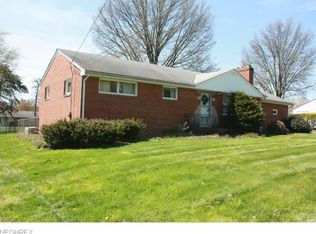 4854 Echovalley St NW, North Canton, OH 44720