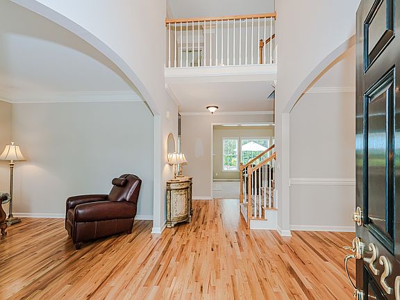 3rd image of 22039 Preswick Dr
