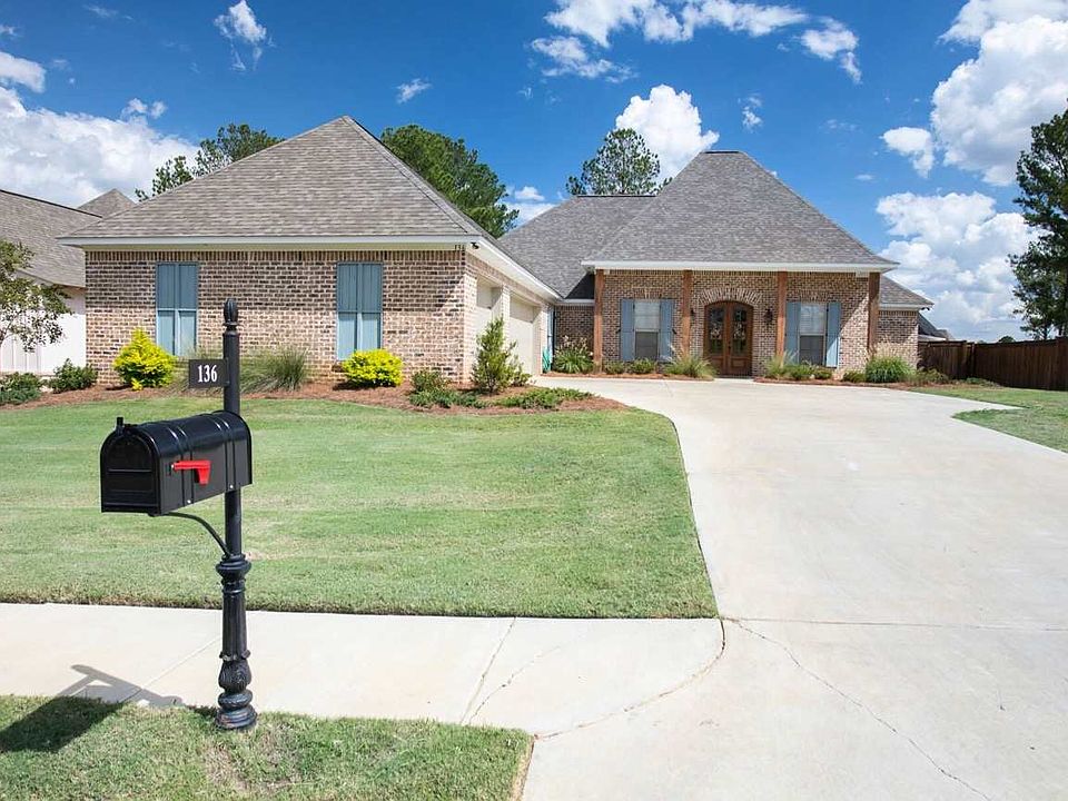 1st image of 136 Camden Lake Dr