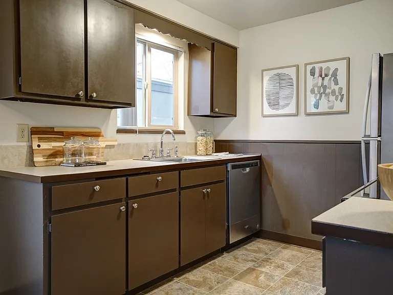 Upland Terrace — Photo 22
