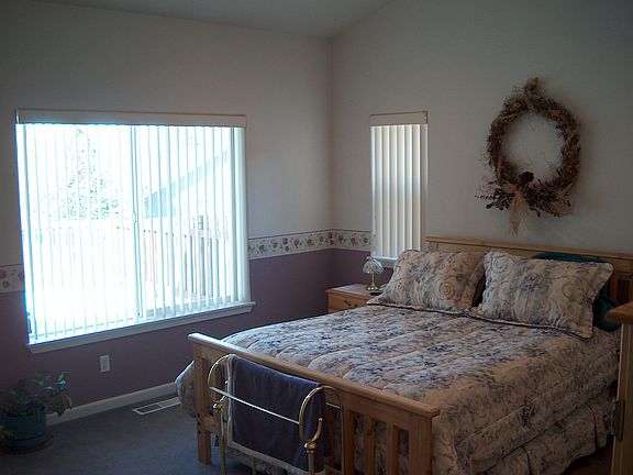 3rd image of 61203 Mount Vista Dr