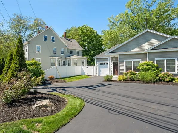 36 Elm St #A, Salisbury, MA 01952