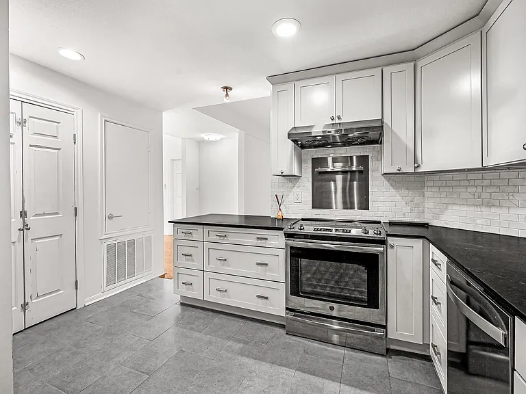 5200 Weslayan St #303 — Photo 7