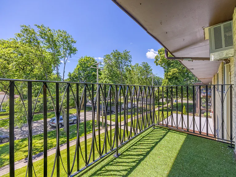1206 E Fairview St #305 — Photo 9