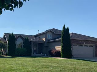 9952 Wisteria Ln, Saint John, IN 46373