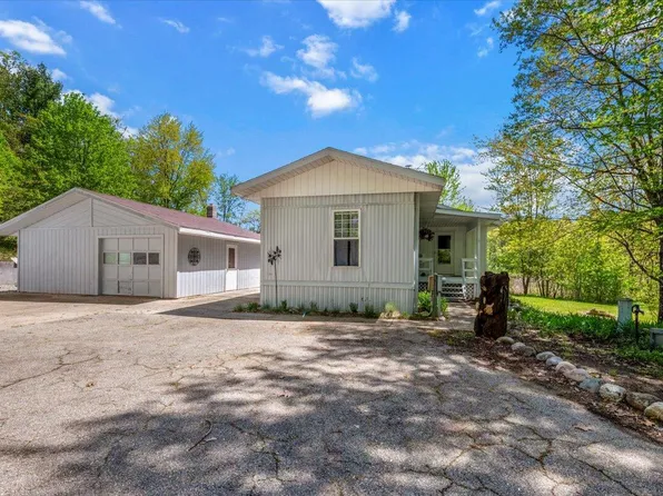 5159 E 82nd St, Newaygo, MI 49337