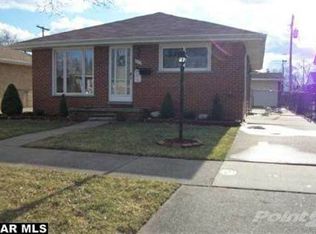 823 Champaign Rd, Lincoln Park, MI 48146