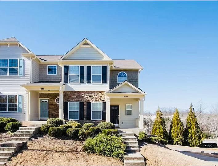 1st image of 2480 Suwanee Pointe Dr