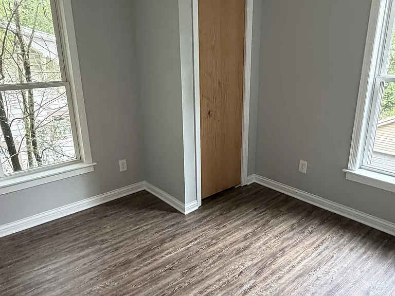 1069 Ackley St — Photo 7