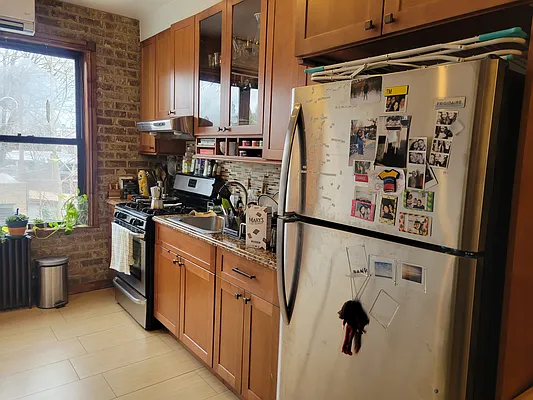 Rented by MCR Realty | media 17