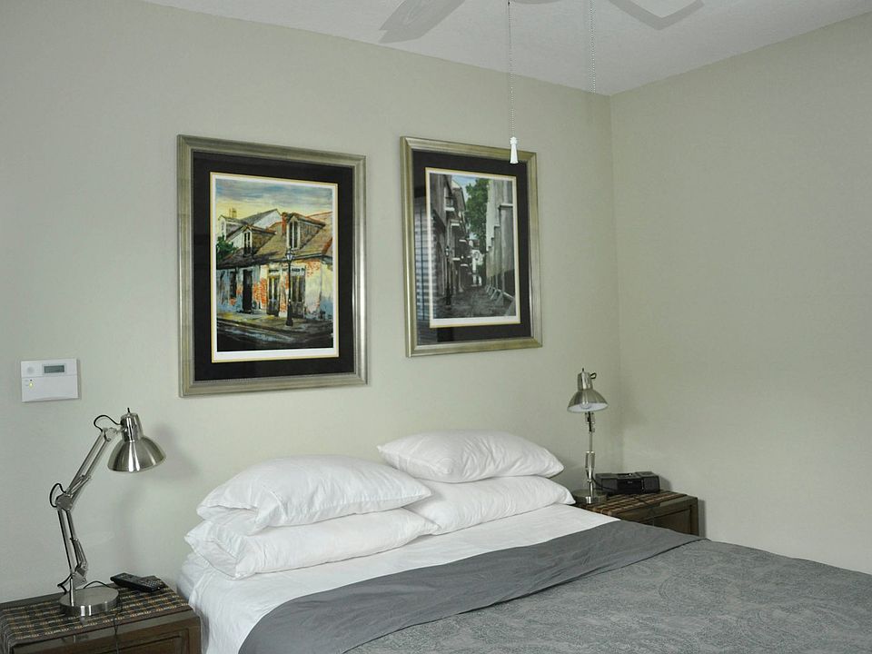 Bedroom Queen Bed