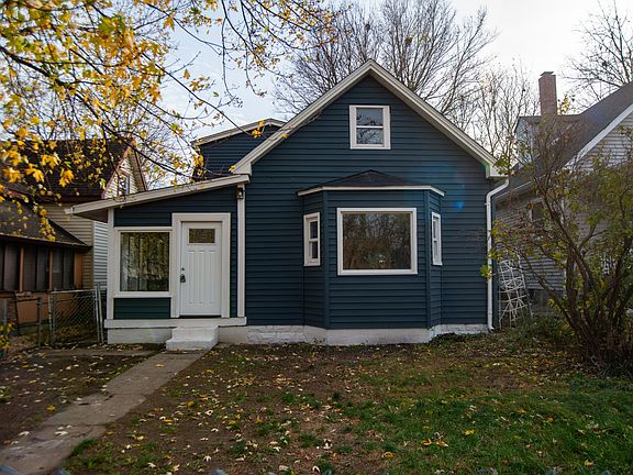 2nd image of 1131 Nelson Ave