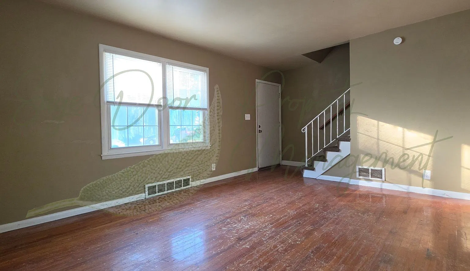 Charming Independence Home with Hardwood Floors! — Photo 3
