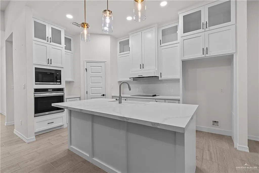 3 bed, 2.0 bath, 1547 sqft, $2,250 — Photo 4