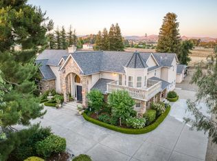 8584 N Madsen Ave, Clovis, CA 93619
