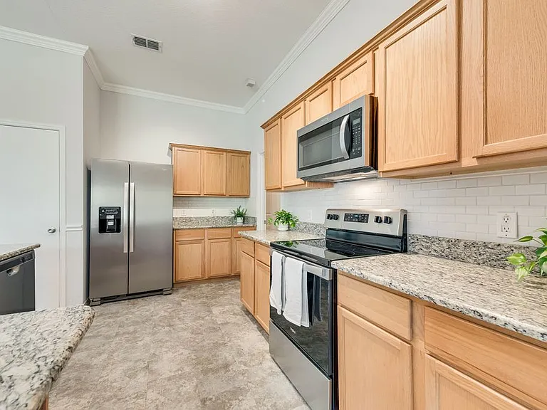 1004 Trickham Dr — Photo 8
