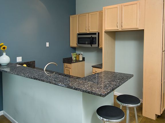 5th image of 10335 Detroit Ave APT 15