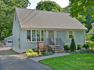 77 Manito Ave, Oakland, NJ 07436