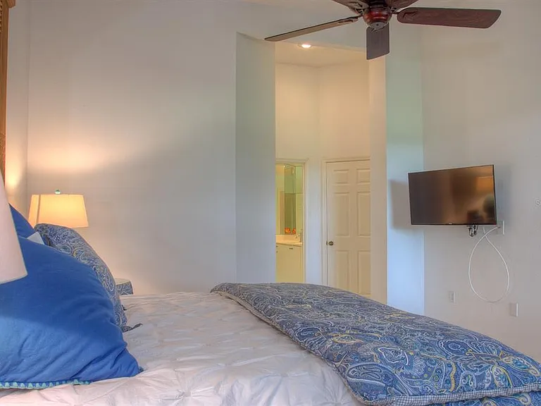 7911 Whitebridge Gln — Photo 22