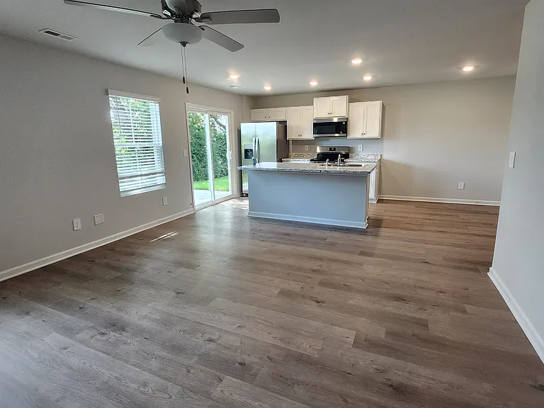 4155 Hudson Rd — Photo 2