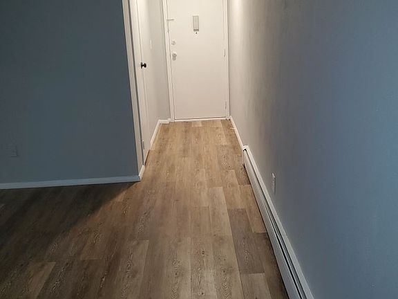 5th image of 880 Parkview Ave APT 40E
