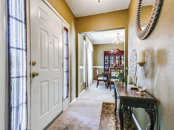 4th image of 1020 Brae Loch Dr