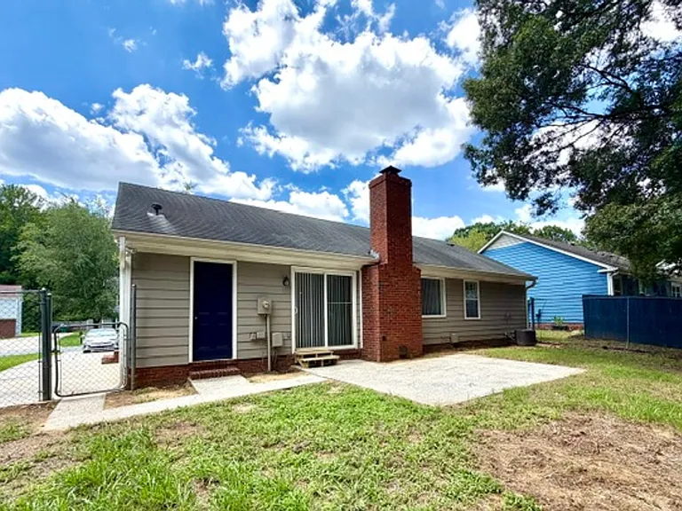 8231 Meadowdale Ln — Photo 2