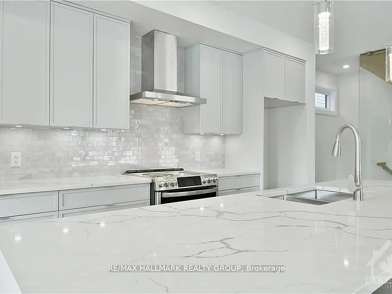 484 Woodland Ave — Photo 13