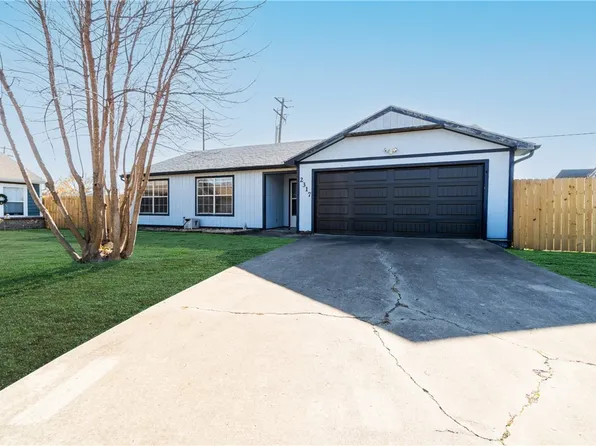 2317 S 17th St, Rogers, AR 72758