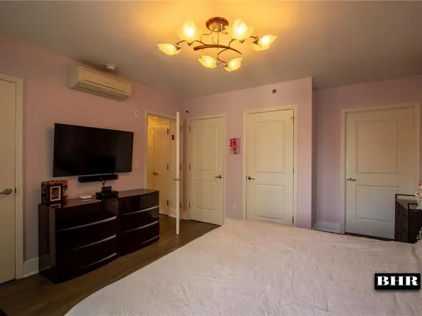 3435 Guider Avenue image 3 of 14