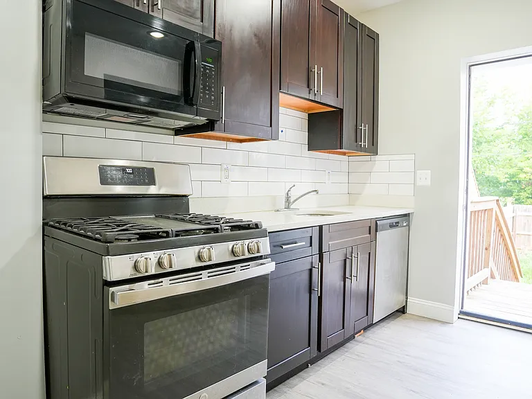 3714 Beehler Ave — Photo 11