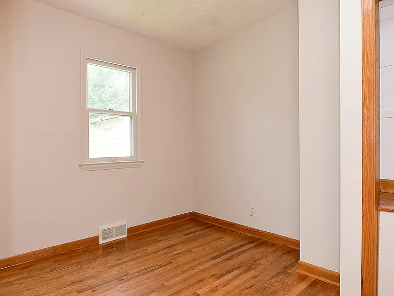 5830 Spaulding St — Photo 11
